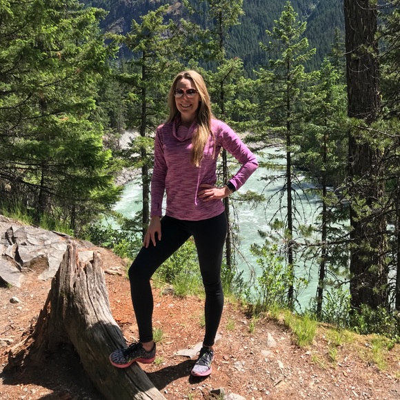 Meet your Posher, Lauren - Picture 2 of 8